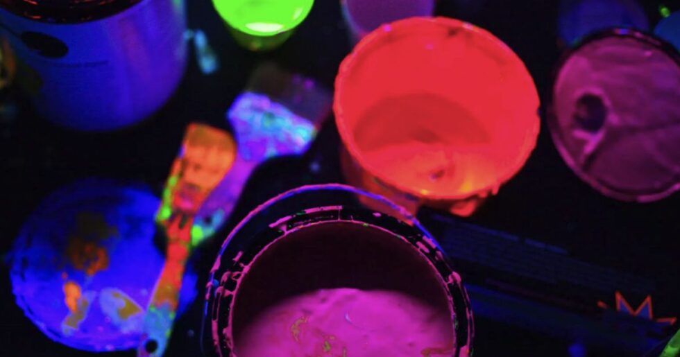 Fluorescent Ink Technology: When Your Graphics Need to Glow - XL Digital